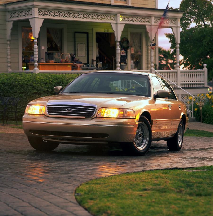 Форд Crown Victoria 1998